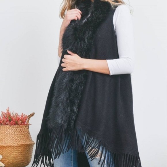 Knit Sweater Vest / Shawl /Cover up with faux fur - Picture 6 of 7